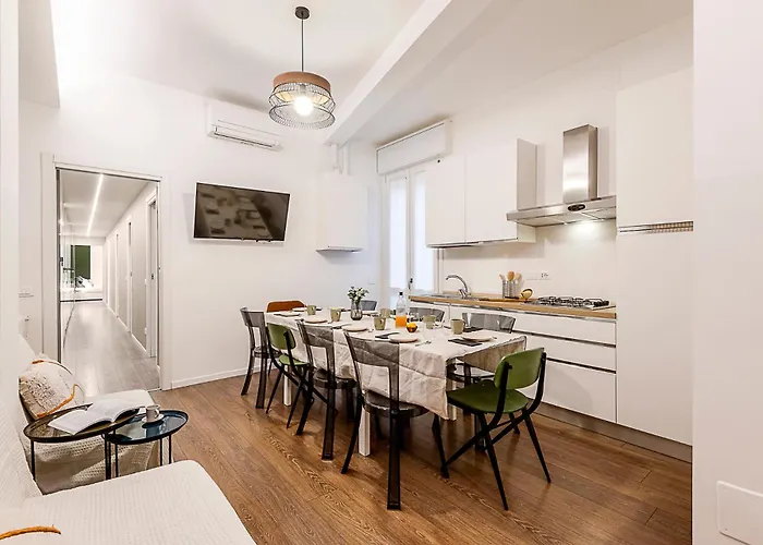 Stayeasy Petrella21 - 4 Bedrooms, 3 Baths - Station *