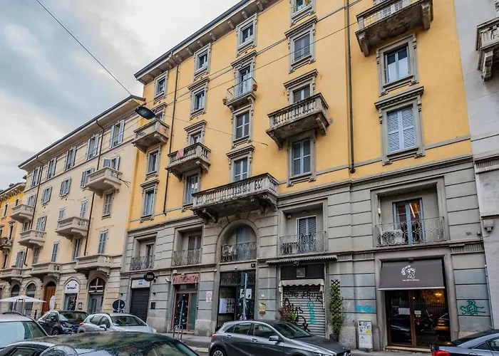 Via Cagnola Arco Della Pace 4pax-wifi Milano