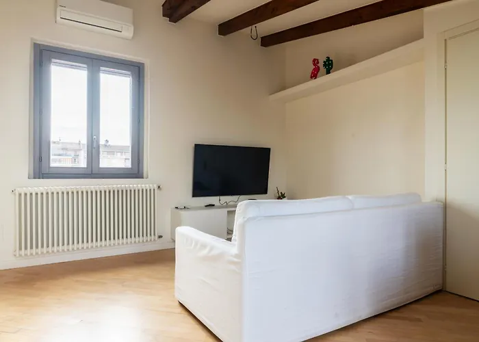 Bilocale In Ottima Posizione: Tra E Lima Apartament *