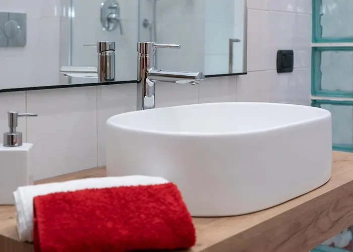 Giovio 11 - Eccellente - Spazioso - Apartamento *