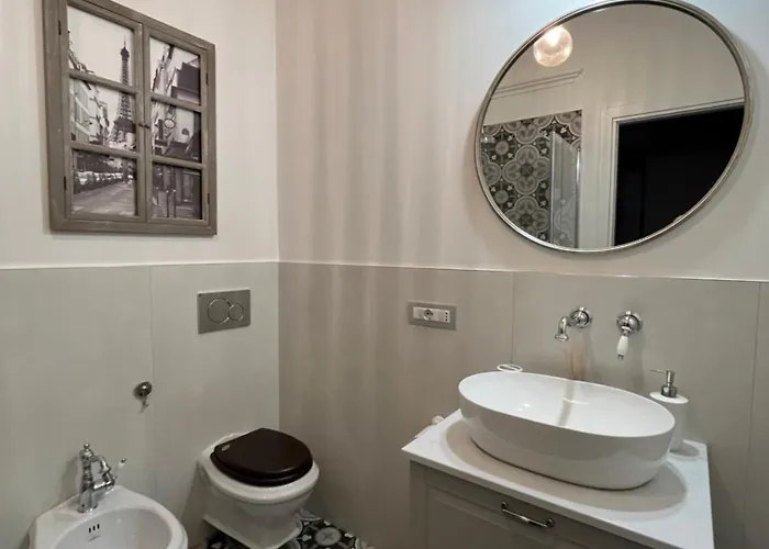 Casa Di Ringhiera Old