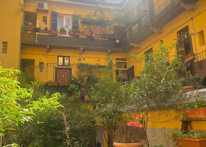 Urban House - Charming Navigli Center * Milan