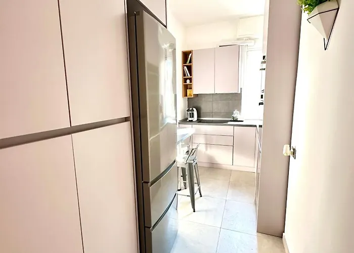 Nina' S House