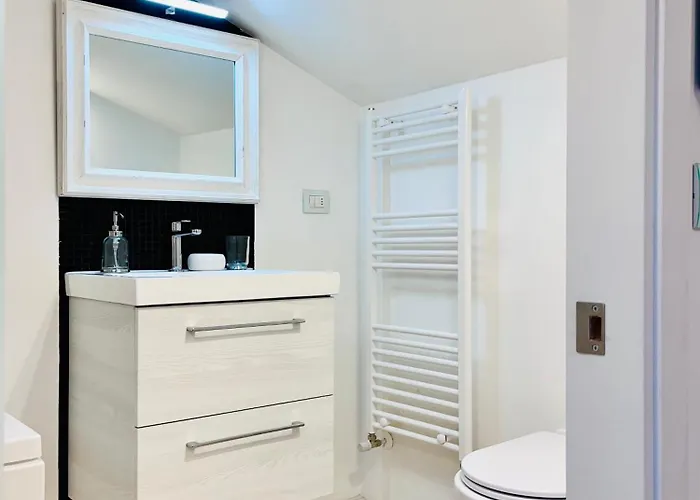 Riverside Loft Navigli - Spacious Two-bedroom Apartament *