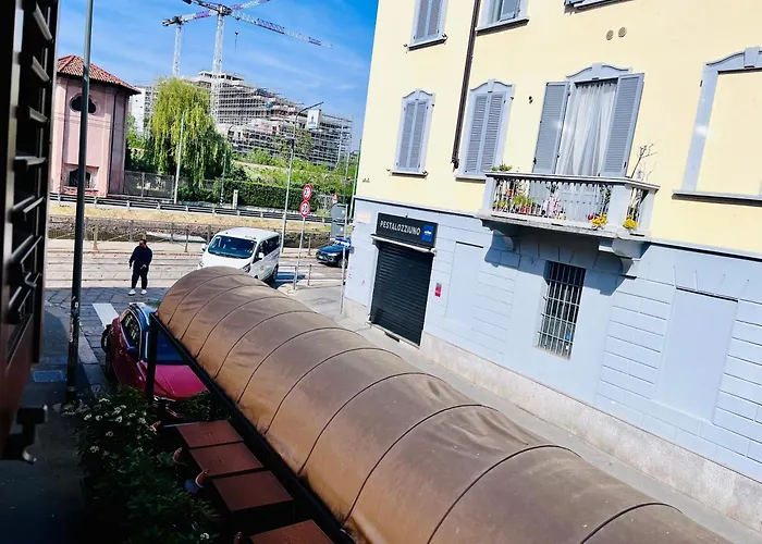 Apartament Riverside Loft Navigli - Spacious Two-bedroom Mediolan