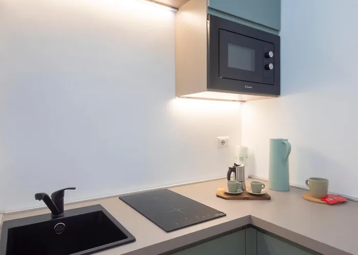 Xenia - Renovated In Navigli Area Апартаменты Милан