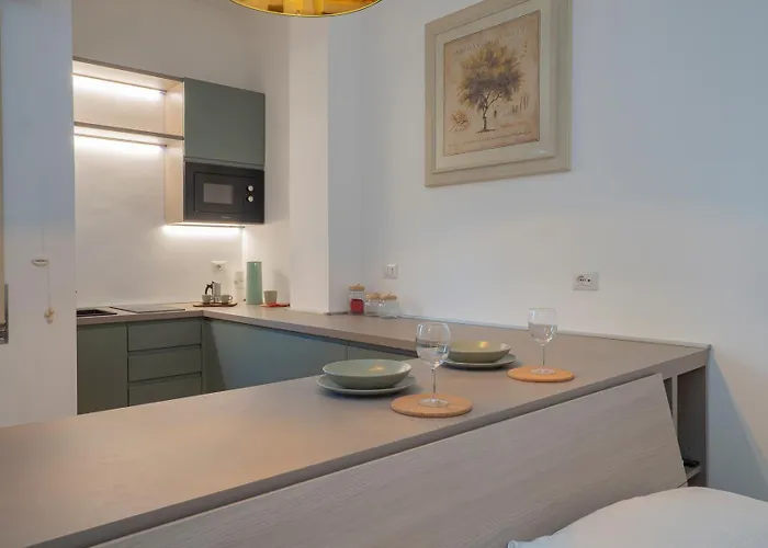 Xenia - Renovated In Navigli Area