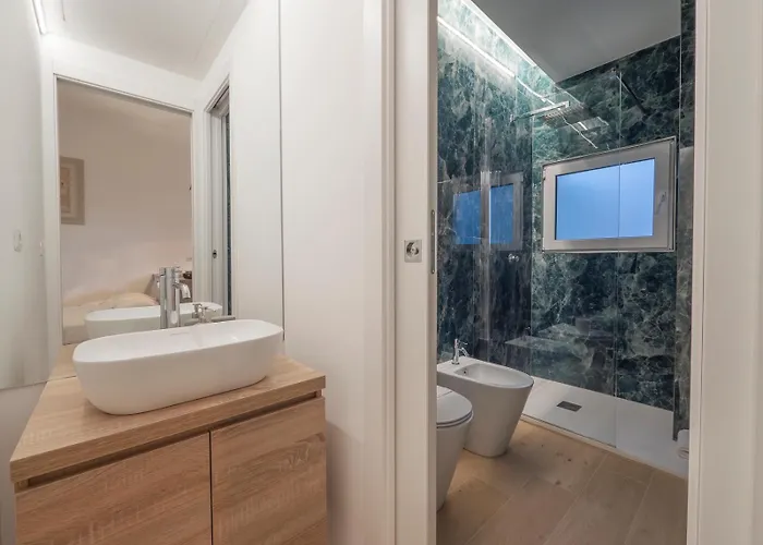 Lägenhet Xenia - Renovated In Navigli Area