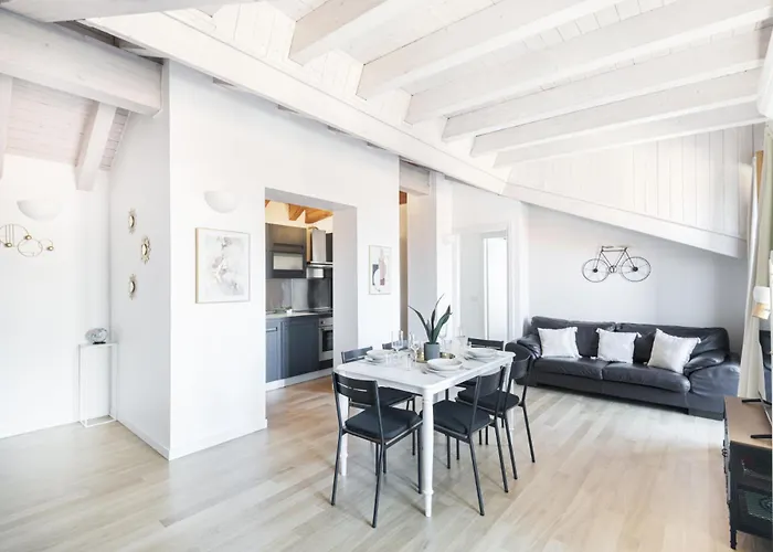 Easylife - Gioiello Con Ampio Balcone Panoramico In Porta Ticinese