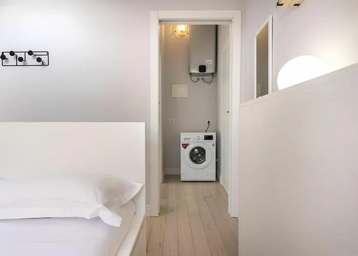 شقة Ferrucci 1 Bedroom Attic In By Halldis ميلان