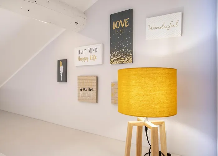 Ferrucci 1 Bedroom Attic In By Halldis * Milán