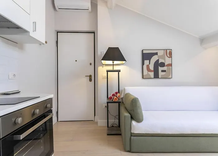 شقة Ferrucci 1 Bedroom Attic In By Halldis ميلان