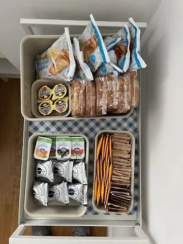 The Small White House In * Milán