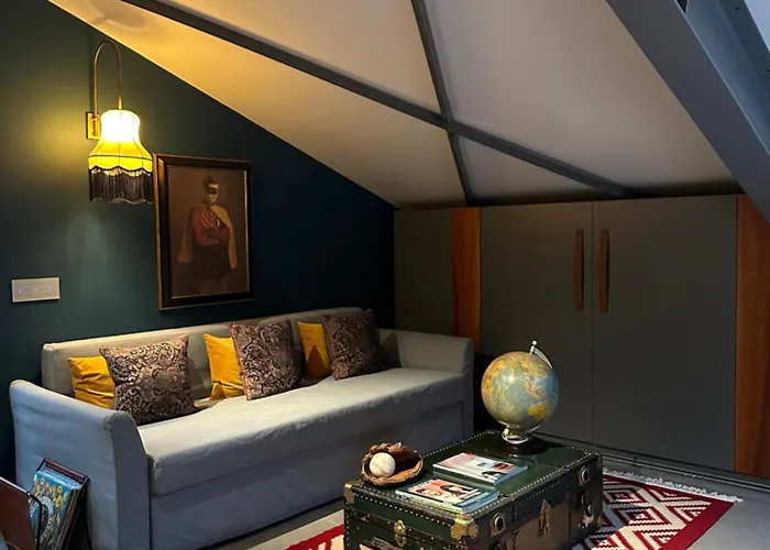 Ms Luxury - Leia Hospitality