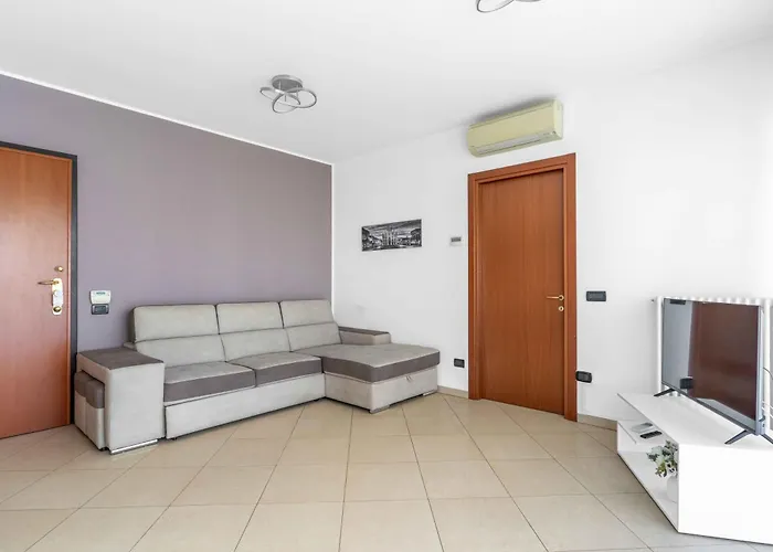 Santa Giulia - Futurismo 17 Apartament