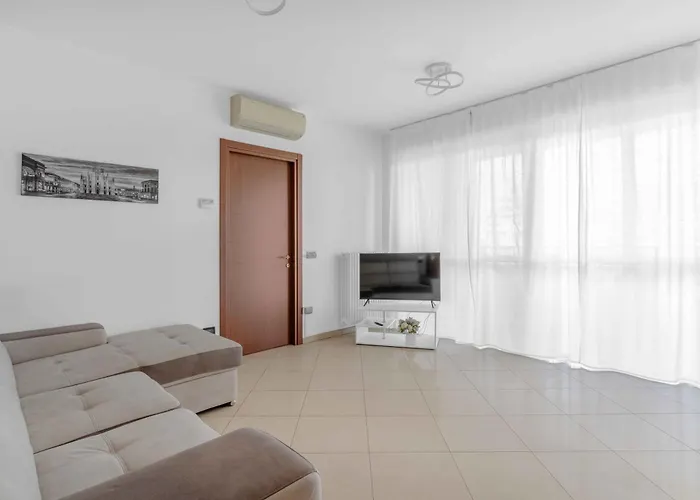 Santa Giulia - Futurismo 17 Apartament