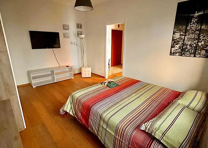 Sunny's House דירה