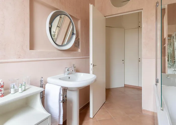 Apartment Classy Heritage Home, Center, 7 Guests *