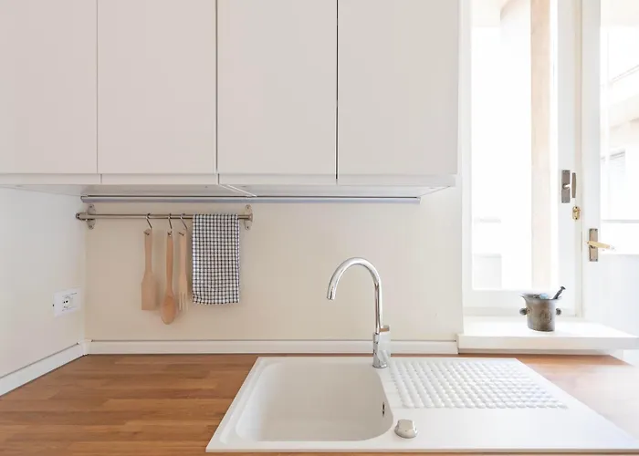 Classy Heritage Home, Center, 7 Guests