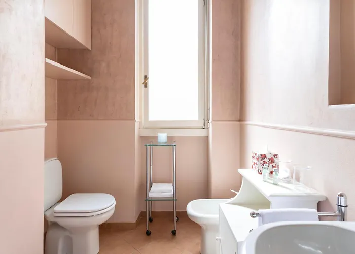 Classy Heritage Home, Center, 7 Guests Apartment Milan