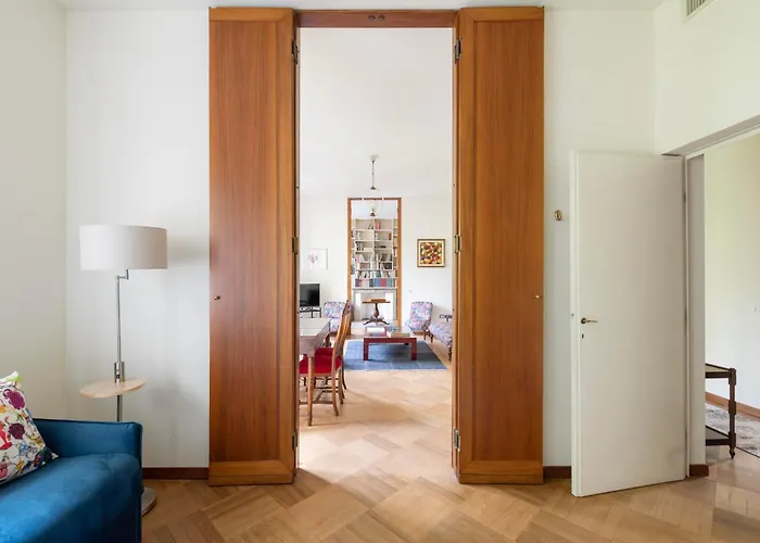 Apartment Classy Heritage Home, Center, 7 Guests