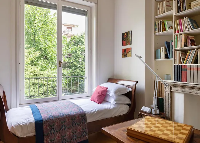 Classy Heritage Home, Center, 7 Guests