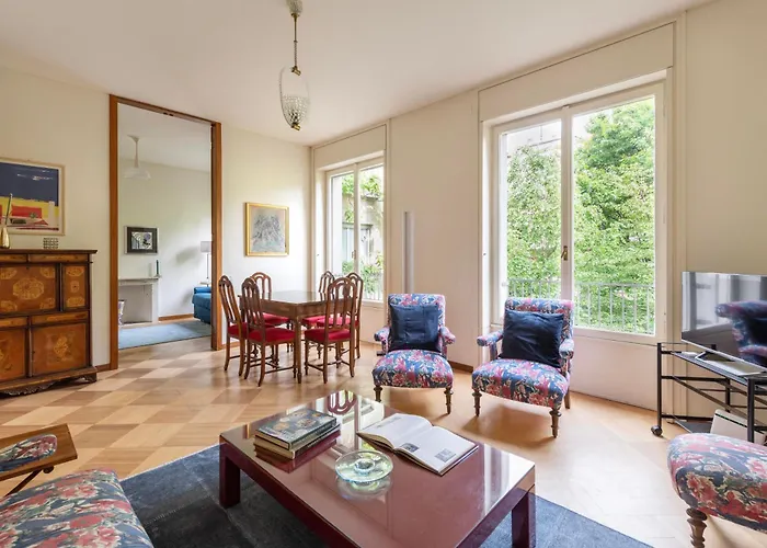 Classy Heritage Home, Center, 7 Guests *