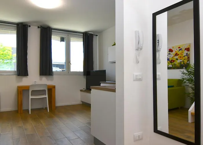 Fond. Prada-ieo Elegante Con מילאנו