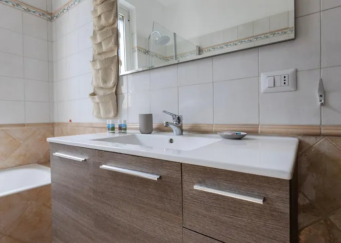 Italianway Easy - Sismondi 74 *