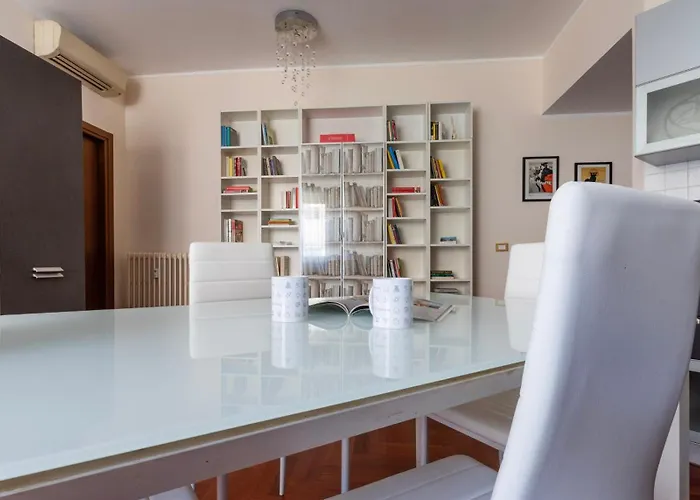 Apartmán Italianway Easy - Sismondi 74 *