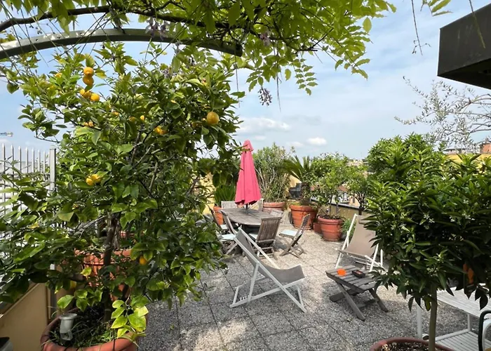 Dream Garden Center On Subway 10 Guest *