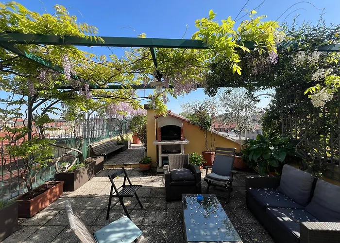 Dream Garden Center On Subway 10 Guest Apartmán *