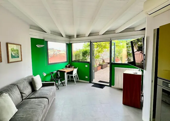 Dream Garden Center On Subway 10 Guest Apartmán