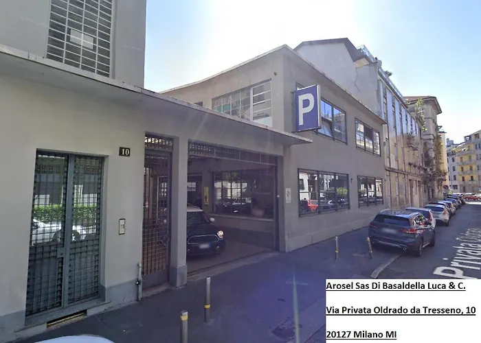 New Modern Flat 10 Minutes Walk From Station * Mediolan