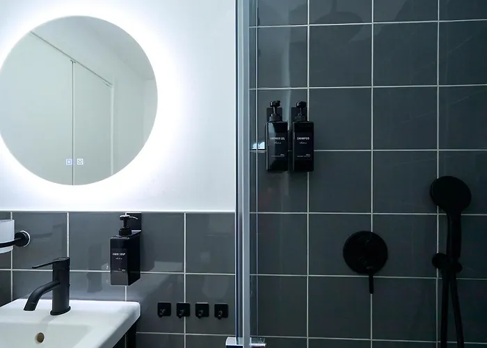 Duomo 10 Min - Cozy With Netflix & Wifi