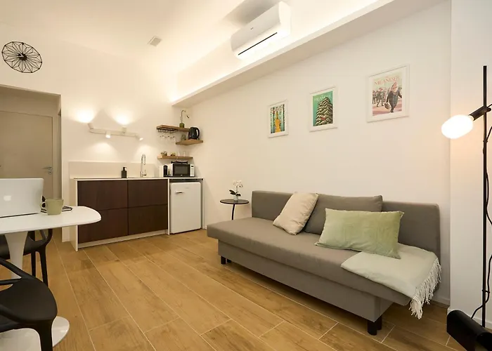 Duomo 10 Min - Cozy With Netflix & Wifi