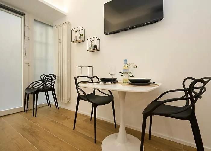 Duomo 10 Min - Cozy With Netflix & Wifi ミラノ