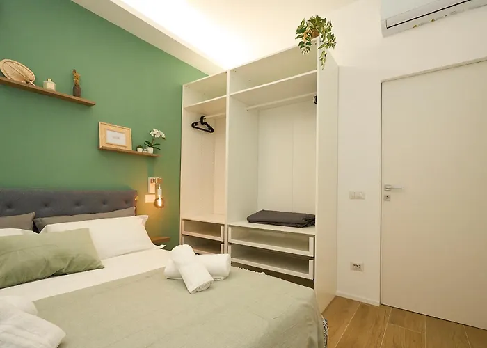 アパート Duomo 10 Min - Cozy With Netflix & Wifi ミラノ