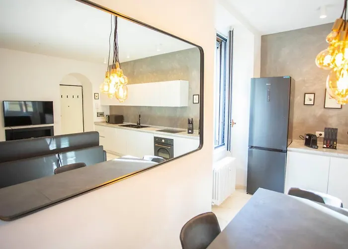 Porta Venezia - Design Con Balcone - 55mq Appartamento