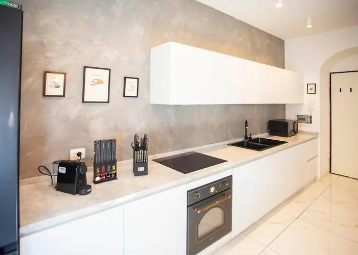 Porta Venezia - Design Con Balcone - 55mq * Milano