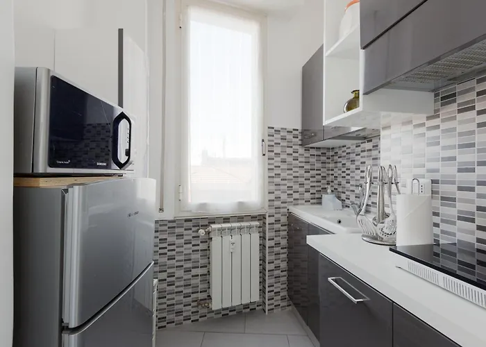 Guesthost - Bande Nere Mm1 With Balcony Μιλάνο