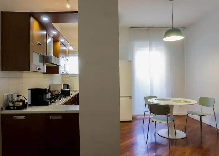 アパート House - 20 Min From Center, Free Wifi And Private Parking ミラノ