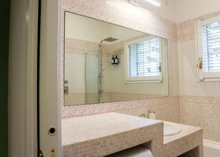 House - 20 Min From Center, Free Wifi And Private Parking Apartament Mediolan