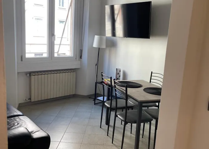 Apartament Bilocale Zona Navigli Mediolan