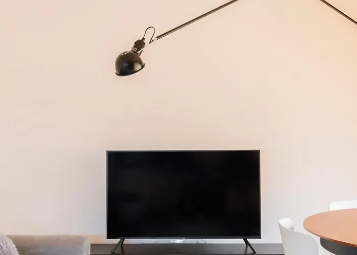 Beautiful In - Duomo 15 Minutes מילאנו