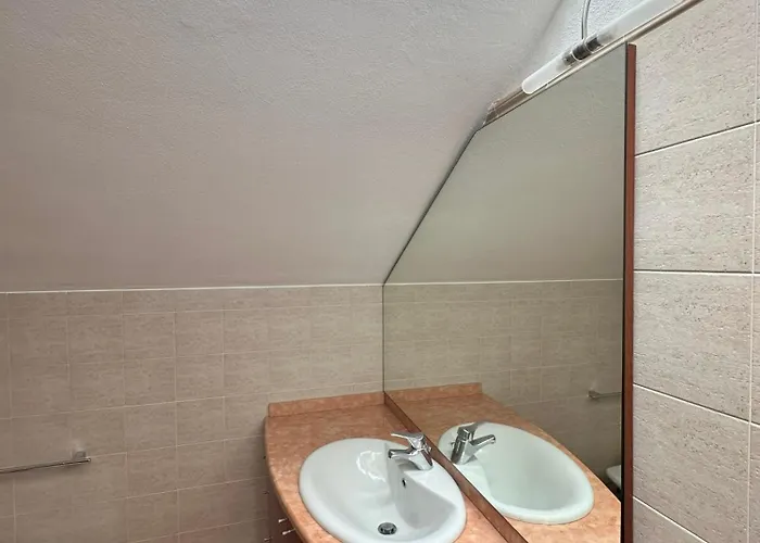 Con 2 Da Letto Navigli + Parcheggio Per 2 Auto דירה *