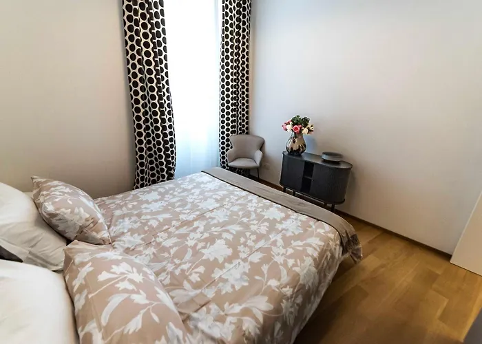 Dream San Babila Милан