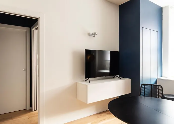 Youhosty - Perego 7 Dx * Milán