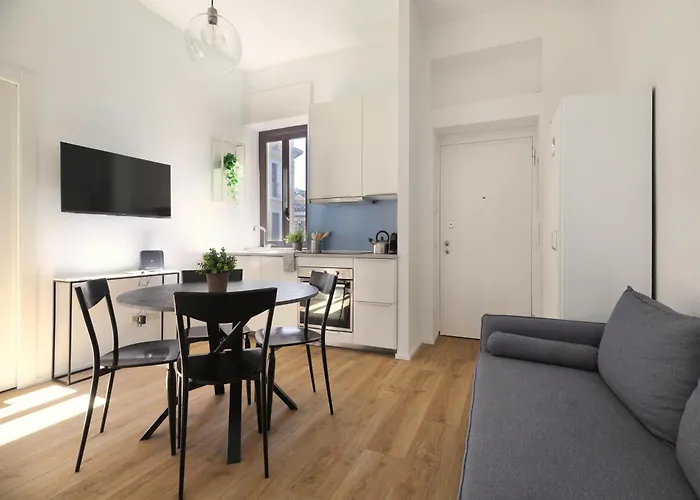 Just Urban - Sunny 2br Flat In The Heart Of - M2 And M4 Metro *