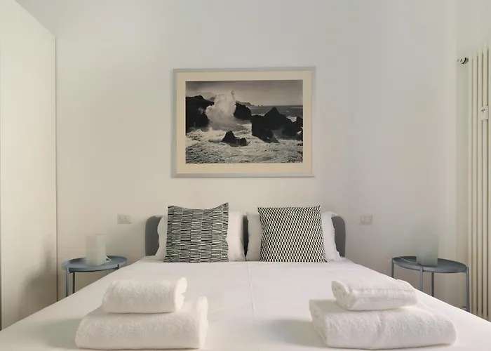 Just Urban - Sunny 2br Flat In The Heart Of - M2 And M4 Metro